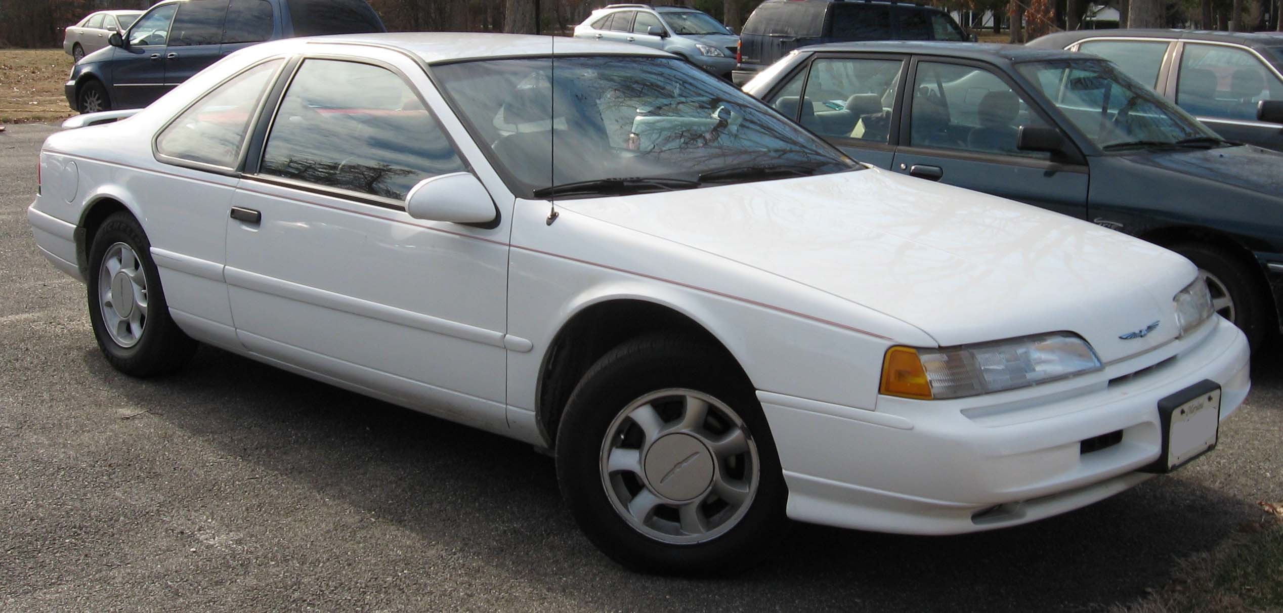 Ford Thunderbird V8