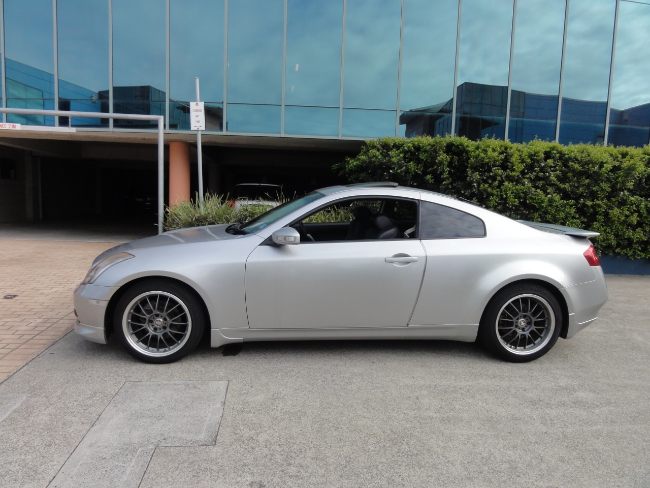 Nissan Skyline 350gt