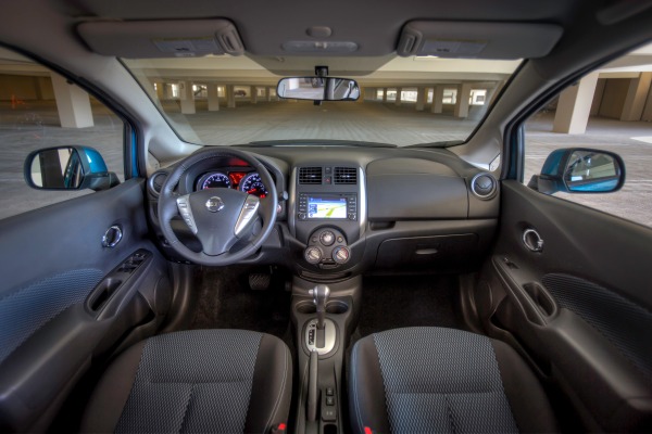 Nissan Tiida 2015 Hatchback