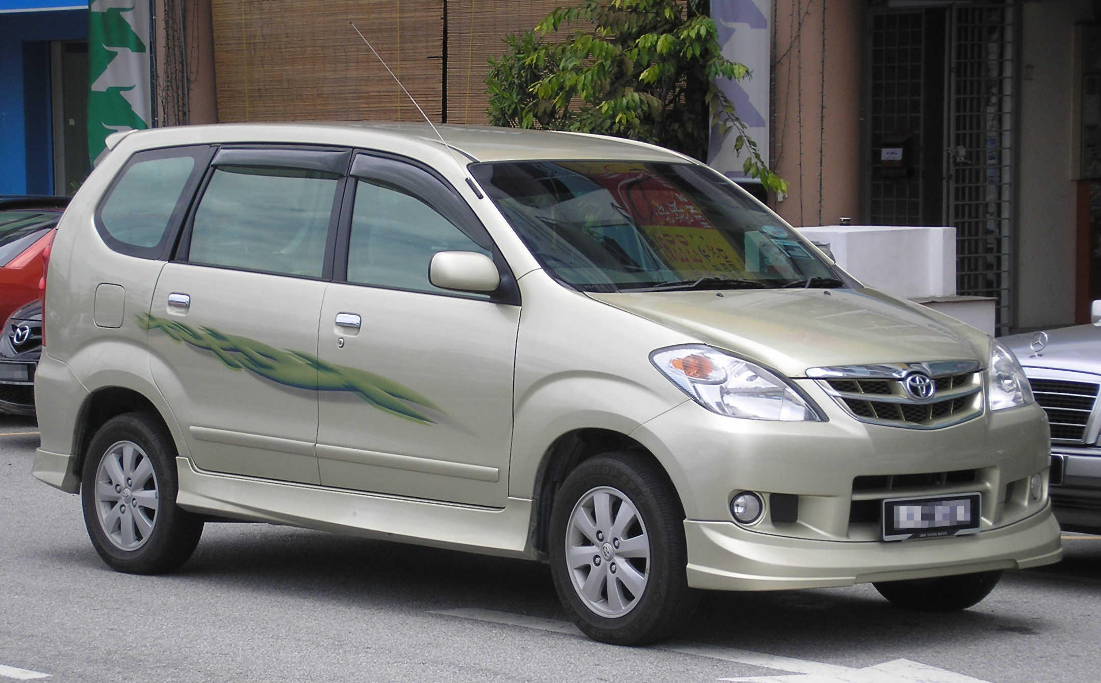 Toyota Avanza S