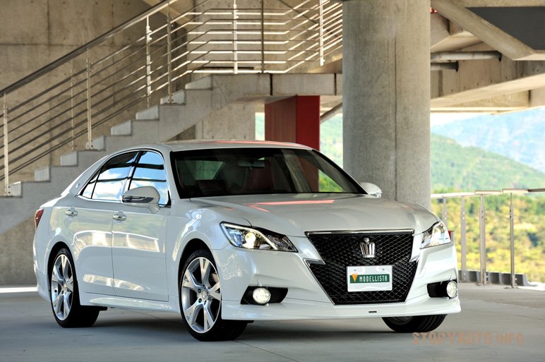 Toyota Crown 2013