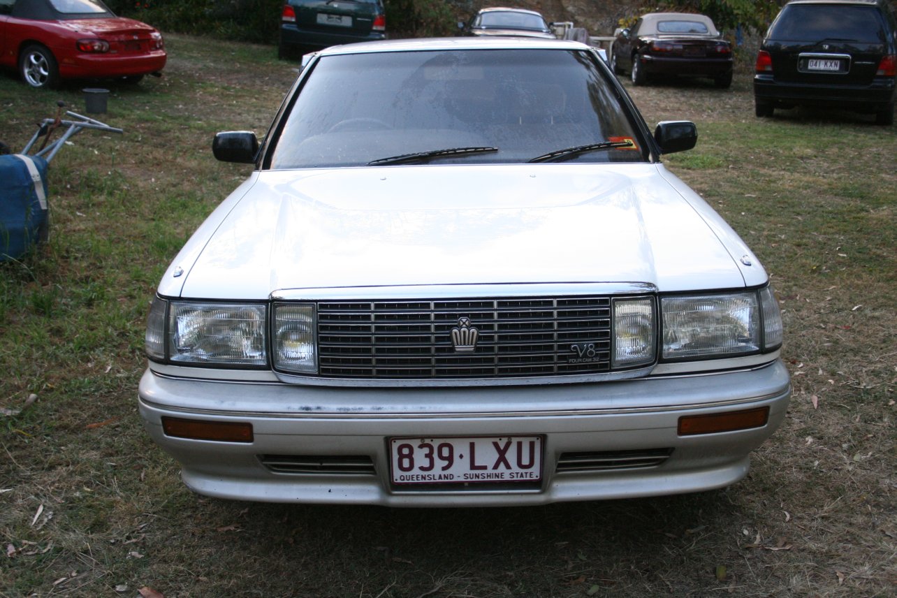 Toyota Crown V8