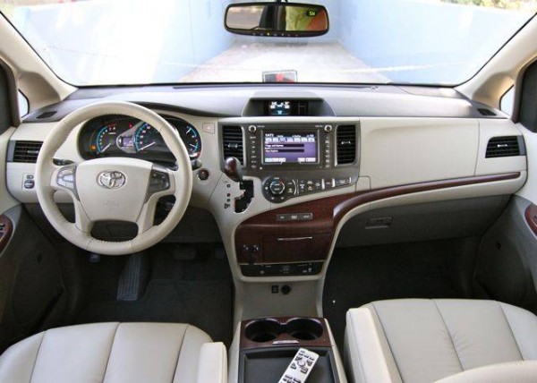 Toyota Sienna Xle 2013