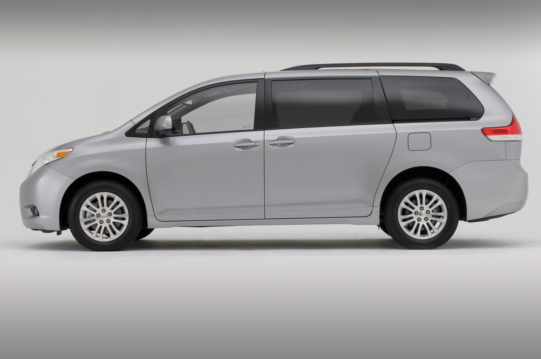 Toyota Sienna Xle 2013