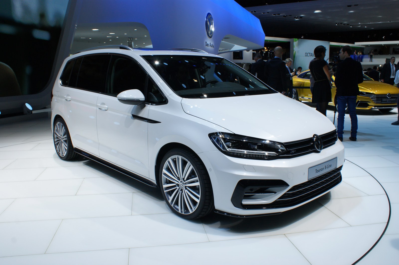 Volkswagen Touran R Line 2015